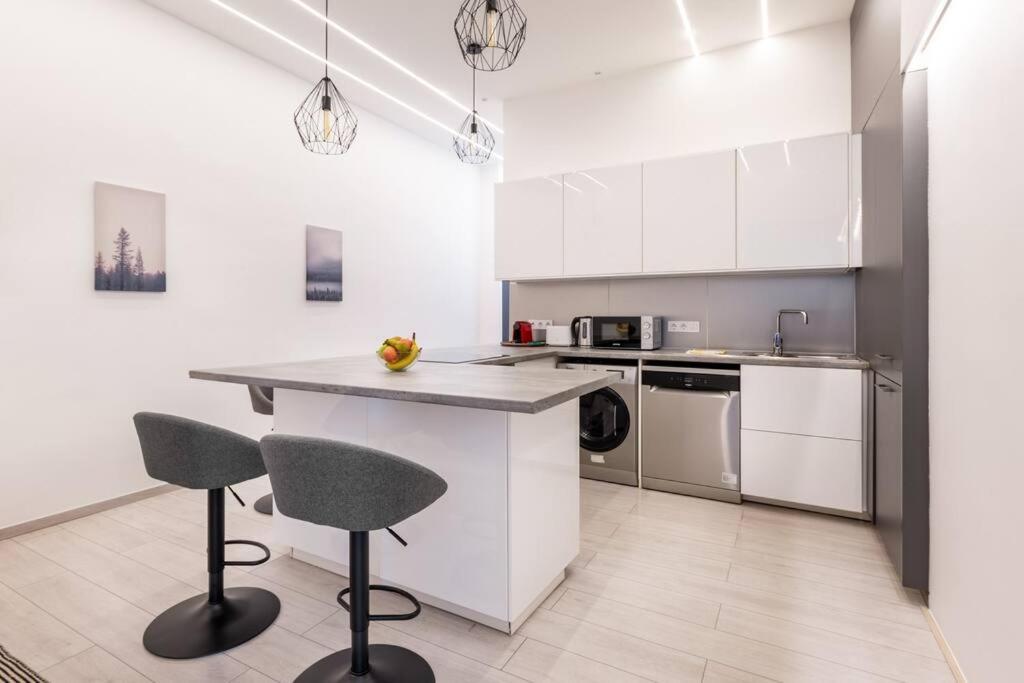 Quaint And Cozy 2-br In The Center Apartment Budapest