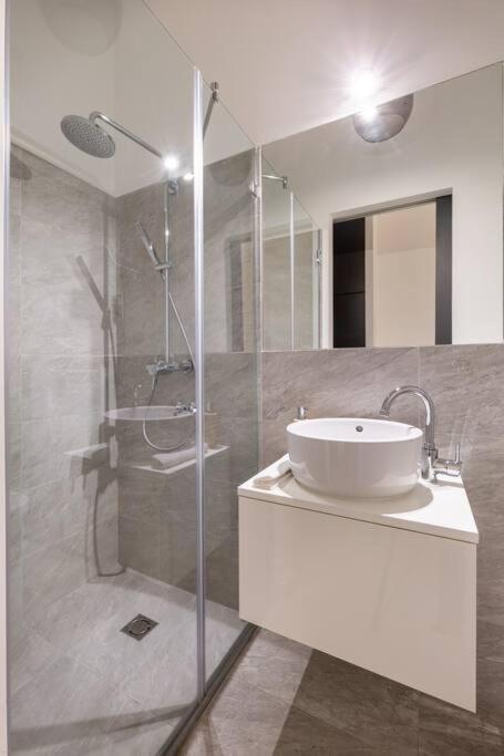 Apartment Quaint And Cozy 2-br In The Center Budapest